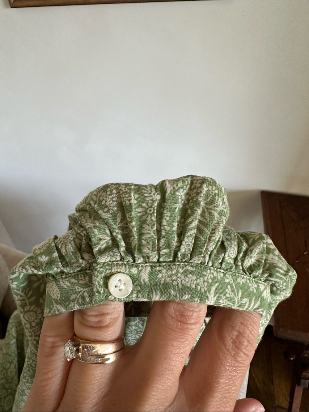DOEN Jane Blouse in Green Garden Bloom XS - Picture 5 of 13